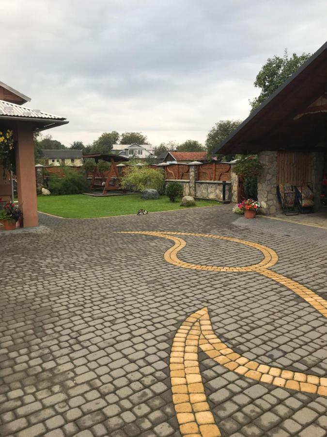 Vacation Home Yabluniv Esterno foto