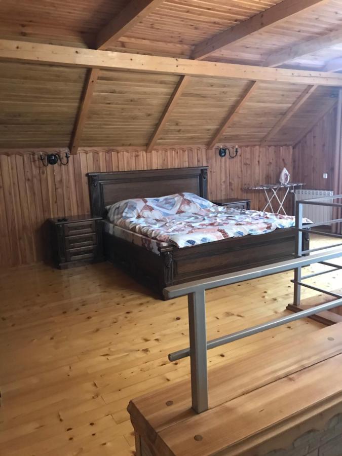 Vacation Home Yabluniv Esterno foto