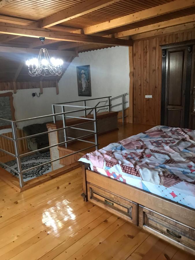 Vacation Home Yabluniv Esterno foto